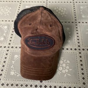 Von Dutch trucker hat